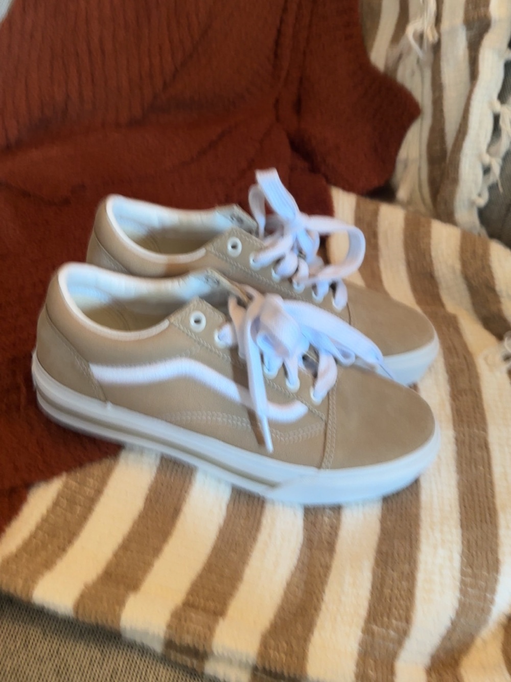 Vans Women's Low-Top Sneakers in Tan and White